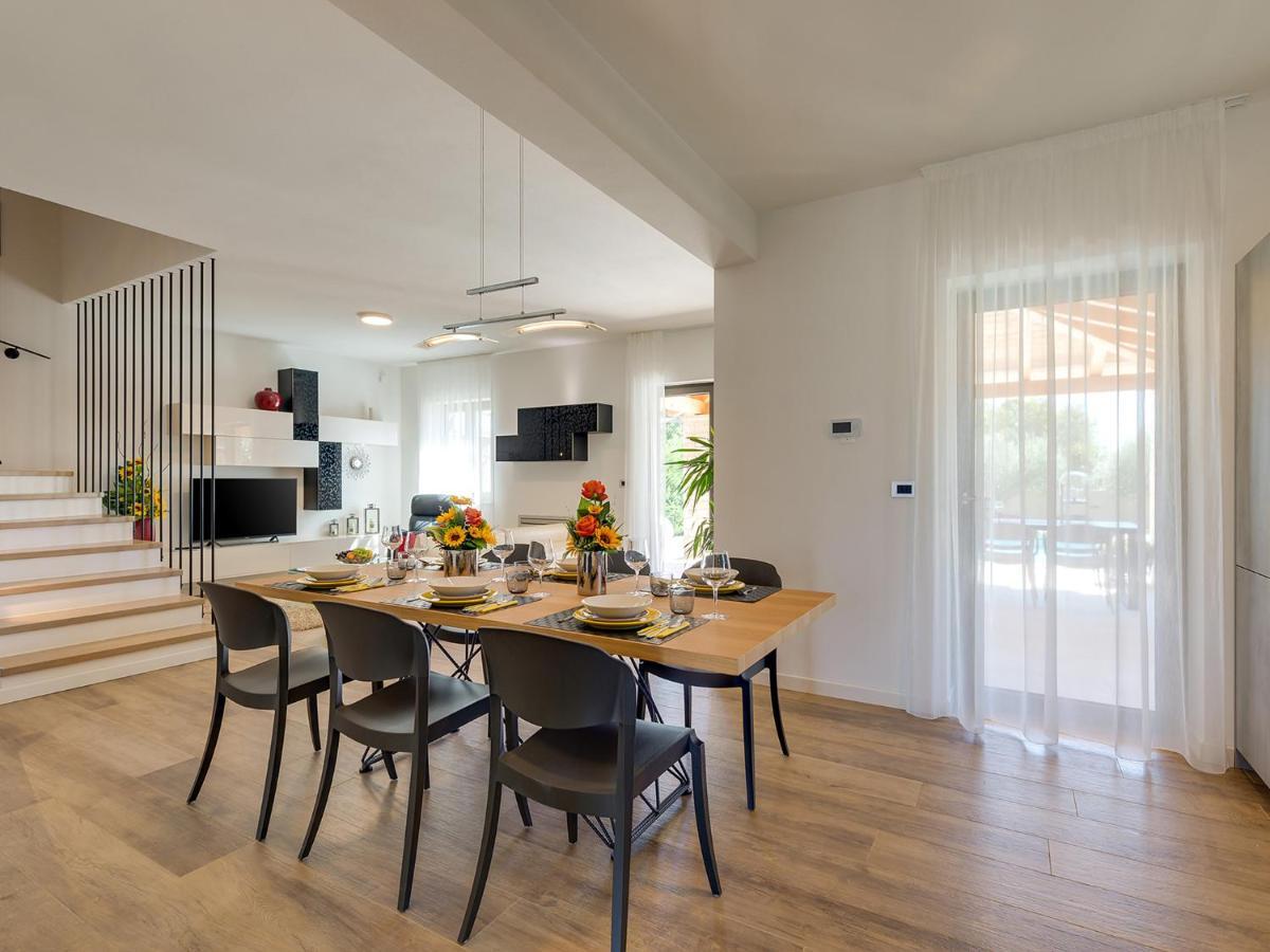 Villa Flora Vabriga Тар Экстерьер фото